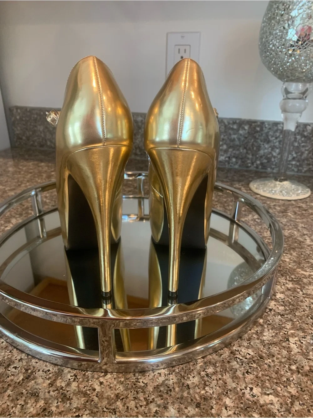 Bordello shiny metallic